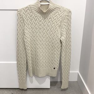 Turtleneck medium